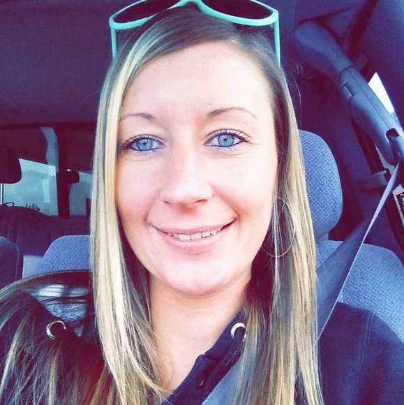 Meet your Posher, Ashley - Picture 1 of 1